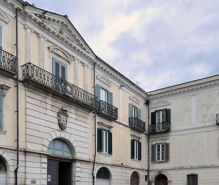 Il Palazzotto Hotel Isernia Exterior photo